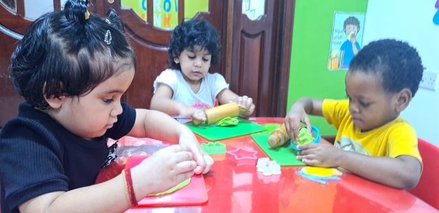 Dancing Dolphins (2-3 Years)